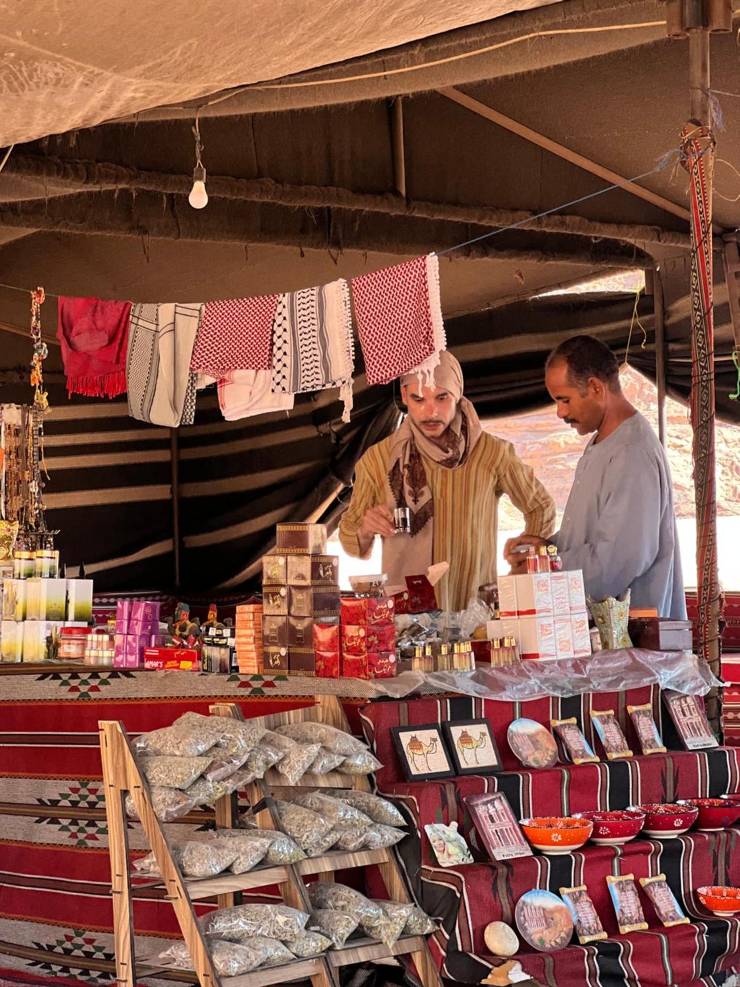Rum Royal Flower Luxury Camp Wadi Rum Exteriér fotografie